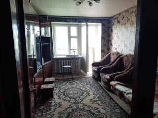 1/2 доли квартиры 49.2 кв.м, назначение: Жилое, адрес (местонахождение): Россия, обл Ульяновская, г Инза, 7 микрорайон, дом 11, квартира 42, площадь: 49,2 кв.м., кадастровый (условный) номер: 73:04:030148:1497. Находится в долевой собственности (имеются аресты и ограничения).