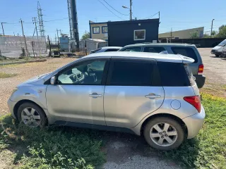 Toyota Ist 2003 года выпуска, VIN NCP61-0048682