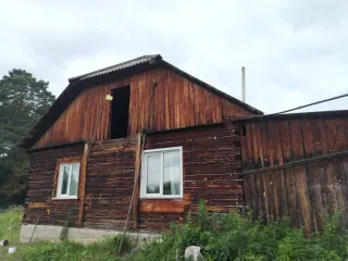 Доли дома и участка, 68,5 кв.м, Новосибирская обл. 1/4 доля дома и 1/4 доля земельного участка в Новосибирской обл. еще 1/4 доля дома и 1/4 доля земельного участка в Новосибирской обл. еще 1/4 доли в праве на жилое здание, общей площадью 68,5 кв.м., с кадастровым номером 54:24:052702:355, 1/4 доли…