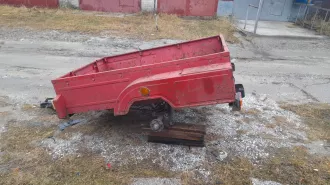 Прицеп ЮМЗ 810240, год выпуска: 1997, кузов: V0028500, ГРН: АА452170, цвет: красный.