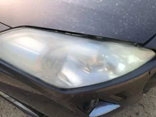 Автомобиль Peugeot 4007 2010 года, VIN Z8TVUSFZFAM940298. После ДТП имеются повреждения передних фар (лопнут внешний пластик, внутри отражатели рассыпались). Передний бампер, решётка радиатора повреждены. По кузову имеются места коррозии, по дну автомобиля присутствуют сквозные ржавчины. Работает…