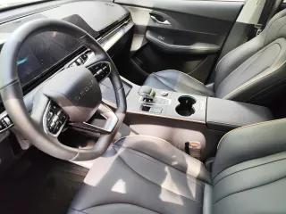 Omoda C5 2024 года выпуска. VIN: LVVDB21B7RDE79961.