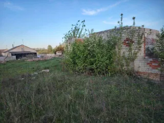 Земельный участок площадью 3300 кв.м. по адресу: Россия, Курская область, Щигровский район, деревня 1-я Семеновка, улица Южная, дом 6, кадастровый номер: 46:28:141209:78. Объект незавершенного строительства площадью 0 кв.м., площадь застройки 182.3 кв.м., назначение: жилое, кадастровый номер…