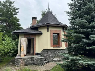 Жилые здания 836,7 и 18,6 кв.м, земельный участок 1500 кв.м, Московская область. Здание, жилое, кадастровый номер 50:20:0000000:286124, местоположение Московская область, Одинцовский район, дер. Мякинино, ЗАО «Береста», уч. 73, площадь 836,7 кв.м. Здание, жилое, кадастровый номер 50:20:0010111:293…