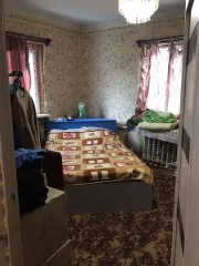 1/3 доля жилого здания с кадастровым номером 36:31:0100051:220, площадью 79.8, по адресу: Воронежская область, р-н Хохольский, рп. Хохольский, ул. Шуры Лавлинской, д. 195, расположенного на 1/3 доле земельного участка для ведения личного подсобного хозяйства с кадастровым номером 36:31:0100051:256…