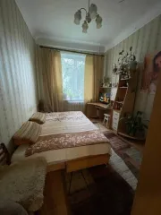 35/100 доли квартиры Удмуртия, 35/100 доли жилого помещения Удмуртия, кадастровый номер: 18:27:030136:74, расположенное по адресу: Удмуртская Республика, г Воткинск, ул Орджоникидзе, д 35, кв 1,