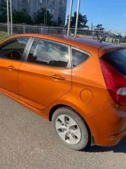 Hyundai Solaris 2015 года выпуска, гос номер У434МК30, VIN Z94CT51DBFR144817, приобретен в период брака, является совместно нажитым имуществом. Автомобиль находится в залоге у Совкомбанка.