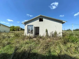 Два дома по 72.4 кв.м в Белгородской области. Жилой дом кадастровый номер 31:27:0302006:136, площадь 72.4 кв.м, адрес Белгородская область, Валуйский район, город Валуйки, улица Ясная, дом 2/32.