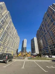 двухкомнатная квартира общей площадью 65,5 кв в жк  сказка град  двухкомнатная квартира, общей площадью 65,5 кв.м., расположенная по адресу: краснодарский край, город краснодар, карасунский внутригородской округ, ул. им. мачуги в.н., 166/1, литер 1, блок секция 3, этаж 10, квартира №525…