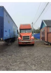 Freightliner FLC, 1998 года, автомобиль грузовой, марка: Freightliner, модель: FLC, VIN: 1FUYSDYBXXLB48266, гос. рег. номер: Е169СЕ161, год изготовления: 1998.