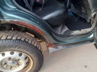 Chevrolet Niva 2013, 212300-55, год выпуска 2013, VIN X9L212300E0498967, гос. номер: О252СС57. Автомобиль на ходу, имеются отслоение каски на переднем бампере, пороги и задние арки сквозная коррозия, задняя дверь коррозия, подтекает основной радиатор или патрубки на радиаторе. Днище в хорошем…