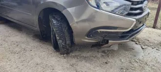 LADA Granta 2021, коричневый. VIN: XTA219140N0424841, госномер М570СХ73. Год выпуска 2021, двигатель бензиновый, модель 111826940659, мощность 89.7 л.с., объем 1596 см³. Экологический класс 5. Согласно акту осмотра от 04.07.2025 автомобиль не на ходу. Повреждения: задний и передний бампер, заднее…