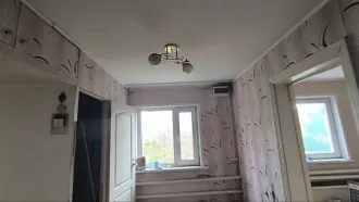 Земельный участок 607 кв.м и жилой дом 77,7 кв.м, Алтайский край, г. Рубцовск, ул. Декабристов, д. 86, назначение: жилой дом, площадь 77,7 кв.м., кадастровый номер 22:70:011111:50, земельный участок, занятый вышеуказанным зданием, вид разрешенного использования: для жилого дома, площадь 607 +/- 14…