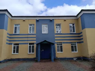 Здание станции юных туристов 701,3 кв. м с земельным участком 2370 кв. м Ярославская область Нежилое здание (здание станции юных туристов), общей площадью 701,3 кв. м, кадастровый номер: 76:21:010101:134, с земельным участком, общей площадью 2370 кв. м, кадастровый номер 76:21:010107:21…