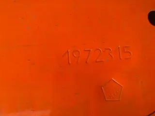 КАМАЗ 6520 2006 года выпуска, цвет оранжевый, VIN XTC65200061120527, госномер M524HK29, номер кузова 1972315. Состояние: отсутствует нижняя часть бампера, турбина подтекает. Тип кузова: грузовой самосвал.