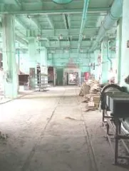 Мебельная фабрика 41 131 м² Навашино: нежилое здание цеха мебели и деревоотделочного цеха площадью 10 214,6 м² по адресу Нижегородская область, гор. Навашино, ул. Проезжая, здание 4/36, кадастровый номер 52:37:0600006:49 на земельном участке площадью 7 624 м², земельный участок 4/17, кадастровый…