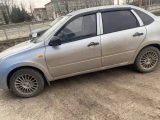 Lada Granta 2013 года, 87 л.с., пробег 300000 км. Цвет серебристый. VIN: XTA219010D0124185, госномер Р191ОМ43. Тип двигателя: бензиновый, мощность 87 л.с., экологический класс 4. Разрешенная максимальная масса 1560 кг, масса без нагрузки 1160 кг.