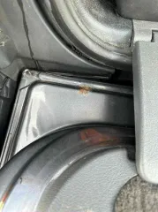 Toyota Land Cruiser 200, 2009 г.в., VIN – JTMHT05J805056007, ПТС 78УЕ 937622; цвет кузова серый; 288 л.с.; тип двигателя бензиновый; категория ТС В, экологический класс четвертый, имущество обременено залогом Сырцова Сергея Анатольевича.
