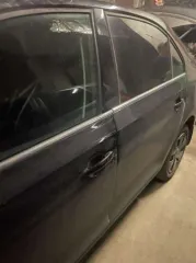 Volkswagen Polo 2022 года выпуска, черный цвет, VIN XW8ZZZCKZNG022985. Имеются повреждения задней правой фары, заднего крыла и лючка бензобака.