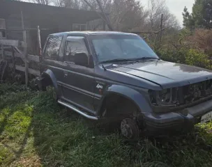 Mitsubishi Pajero 1992 года, 110 лс, пробег 289539 км, полный привод. VIN: JMB0RV230MJ000646, цвет кузова темно-серый, бензиновый двигатель 2.5 л (2454 куб.см). ПТС 74 КХ 528993 от 07.08.2007, госномер М404УО22.