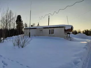 База ГСМ, кадастровый номер: 86:07:0000000:889, площадь застройки 822 кв.м., адрес: ХМАО-Югра, Октябрьский р-н, пгт Андра, мкр-н Спортивный, строен.9а. Сооружение состоит из территории хранения нефтепродуктов, включающей емкости 2000л (2шт.), 400л (1шт.), 200л (1шт.), сторожку (1шт.), а также АЗС…