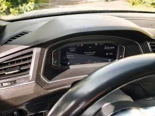 Volkswagen Tiguan 2019 года, 239,3 лс, 248 759 км, АКПП. Легковой автомобиль VOLKSWAGEN TIGUAN, марка: VOLKSWAGEN, модель: TIGUAN, год изготовления: 2019, цвет: серый, двигатель №: CUA5OB780, мощность двигателя, л. с. (кВт): 239,3 (176), кузов №: WVGZZZ5NZKM].67004, VIN: WVGZZZ5NZKM167004, ПТС…