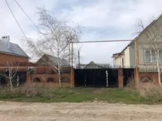 Жилой дом с пристройками, общая площадь 59,6 кв.м, кадастровый номер 23:16:1004001:445, расположен по адресу: Краснодарский край, Курганинский район, с. Урмия, ул. Почтовая, д. 99. Земельный участок категории земли населенных пунктов, разрешенное использование для ведения личного подсобного…
