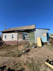 Жилое здание, назначение: Жилое, кадастровый номер 64:14:230101:942. Долевая собственность, размер доли 1/5. Расположено по адресу: Россия, Саратовская область, р-н Ивантеевский, с. Арбузовка, ул. Булычевская, д. 29. Площадь 42.2 кв. м. Ограничение прав и обременение объекта недвижимости не…