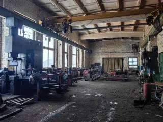 Помещение 383 кв.м и земельный участок 1325 кв.м в Волгоградской области, Еланский район, село Вязовка. Земельный участок категории земель сельскохозяйственного назначения, разрешенное использование: для производственных целей, кадастровый номер: 34:06:120003:83. Помещение нежилое, площадью 383 кв…