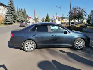 Volkswagen Jetta 2007 транспортное средство - Volkswagen Jetta, 2007 г.в., идентификационный номер (VIN) WVWZZZ1KZ8M002977, гос.номер В268МР70. Имущество находится в залоге ПАО «Банк Уралсиб» (ИНН 0274062111)