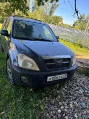 Автомобиль Чери SUV T11, 2007 г.в., г/н Н956ТХ44, VIN XUVDB14B170010907 (Реализация по прямому назначению). Цвет зеленый, имеются следы коррозии на порогах, на дверях, повреждение на правой передней двери, спущены оба передних колеса, заднее правое, на все колеса установлены литые диски, на заднем…