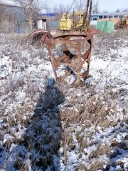 Гидромонитор ГМ-1 (б/у), год выпуска 2009. Головной реф. понтон к гидромонитору ГМ-1 (2 шт.). Катер БМК-130 (б/у). Понтон грунтовозный ПГ-10. Концевой реф. понтон к гидромонитору ГМ-1 (2 шт.). Понтон рефулерный с шарнирным соединением (8 шт.). Роликоопора (14 шт.). Тумба для понтона (7 шт.)…