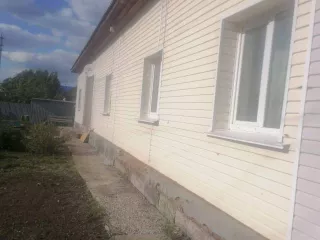 ¼ доля в праве общей долевой собственности на жилое помещение. Кадастровый номер: 22:49:020105:3808. Адрес: Россия, Алтайский край, Топчихинский район, село Топчиха, переулок Лесной, дом 2а, квартира 6. Площадь: 42.2 м².