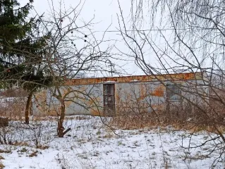 Здание склада и мастерских АБЗ 68,5 кв.м, здание вагона-дома 29,5 кв.м, земельный участок 7329,5 кв.м, здание конторы 114,5 кв.м Орловская область Муниципальное имущество в составе: – здание склада и мастерских АБЗ, назначение: нежилое, площадью 68,5 кв.м, местоположение: Орловская область, р–н…