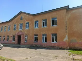 Школа 918,3 кв.м с участком 18 539 кв.м, Воронежская область. Нежилое здание школы с земельным участком - нежилое здание, наименование: школа, площадью 918,3 кв. м., количество этажей, в том числе подземных этажей: 2, в том числе подземных 0, кадастровый номер: 36:23:0105019:31, адрес…