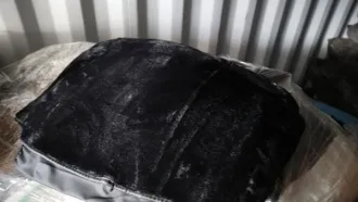 Автомобильные чехлы из искусственной кожи в упаковках с маркировкой "ТМ BRABUS" - 25 шт. (комплектов). №ф-10/23/31 и-78 (78-006164-1) прямое назначение. Имущество продается в том виде, в каком оно есть, и в случае продажи возврату/обмену не подлежит. За скрытые дефекты имущества Продавец…