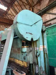 Станок листогибочный кривошипный ИВ 1330 1989 года выпуска. Внешне не разукомплектован, возможно отсутствие деталей.