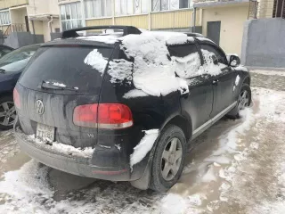 Автомобиль марки Volkswagen модель Touareg 2005 г.в. VIN-номер WVGZG77L35D073516, является предметом залога по кредитному обязательству.