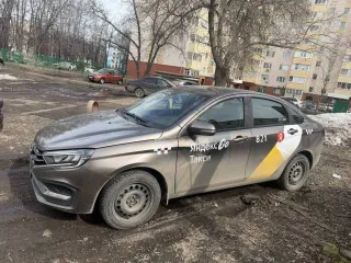 Lada Vesta 2021 года, 106 л.с., 95 000 км, VIN XTAGFL110NY624610.