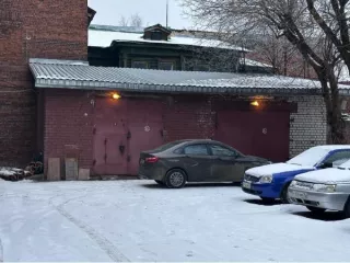 Имущество расположено по адресу: Ярославская область, г. Рыбинск, ул. Большая Казанская, д. 44, с земельным участком, в составе: Здание, кадастровый номер 76:20:080502:19, назначение: нежилое, количество этажей 5, в том числе подземных 1, площадь 1436,8 кв. м, местоположение: Ярославская область…