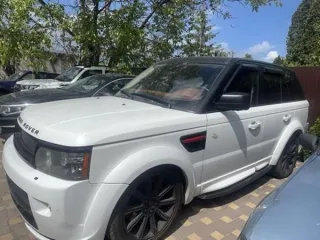 Land Rover Range Rover Sport 2011, цвет белый, VIN: SALLSAAE4BA290252, визуально без повреждений, лобовое стекло целое, лкп визуально без повреждений, коррозия металла отсутствует, пороги и дно цело. Ключи переданы на ответственное хранение, не заводится со слов должника проблема с генератором…