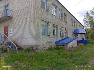 Нежилое административное здание с земельным участком. Нежилое административное здание, расположенное по адресу: Тюменская область, Аромашевский район, с Новоберезовка, ул. Садовая, д. 35, кадастровый номер 72:03:0601001:283, и земельный участок по адресу: Тюменская область, Аромашевский район, с…