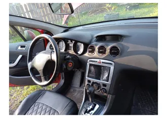 Peugeot 308 2011 года выпуска. VIN: Z8T4C5FS9BM011700.