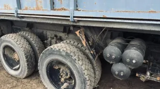 Грузовой самосвал КАМАЗ 55102, 1992 г.в., г/н У997ТС161, VIN XTC0605320N1035000, синего цвета, в рабочем состоянии, по корпусу автомобиля имеются царапины, сколы, присутствует коррозия, пробег 57934 км. Адрес (местоположение): Ростовская область, с. Покровское, ул. Шевченко, д. 21. Пробег: 27934…
