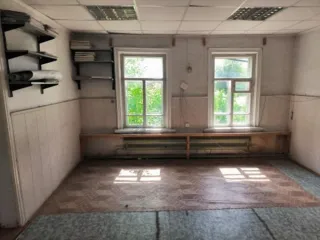 Нежилые здания 207,3, 17,3, 35,4 кв. м с земельным участком 987 кв. м, Курганская область Объекты недвижимого имущества одновременно с земельным участком по адресу: Курганская область, Звериноголовский район, с. Звериноголовское, ул. Красноармейская, д. 9а Объекты недвижимого имущества: 1) нежилое…