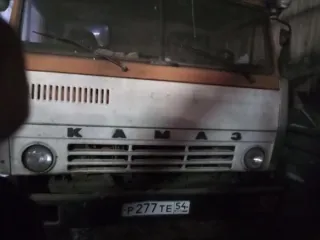 Грузовой автомобиль КАМАЗ 5511, 1986 г.в., госномер Р277ТЕ54, VIN XTC551100G0245746, оранжевого цвета.