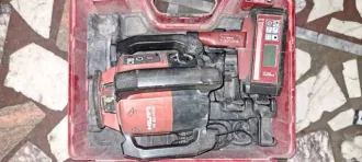 Ротационный лазер Hilti PR 30-HVS с приемником PRA30 и зарядным устройством, в кейсе, бывший в употреблении, рабочий.