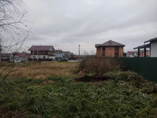 Земельный участок, адрес  местонахождение : Россия, Алтайский край, Первомайский район, с. Фирсово, ул. Боровая, д. 7, кадастровый  условный  номер: 22:33:040802:3353 Находится в совместной собственности.