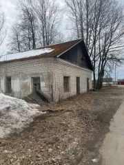 Здание 238,2 кв.м. и земельный участок 1048+/-11 кв.м. в Брянской обл. Земельный участок площадь 1048 +/- l l кв.м., адрес (местонахождение): Россия, Брянская область, Дубровский р-н, рп Дубровка, ул. Сельхозтехника, вид права: собственность, кадастровый номер: 32:05:0110506:104. Залог в пользу…