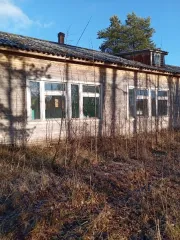 Здание школы, 1039,1 кв.м, Республика Карелия. Здание школы, назначение: нежилое, год постройки 1974, площадь 1039,1 кв.м., кадастровый номер: 10:14:0000000:1487, адрес (местоположение): Республика Карелия, Олонецкий национальный, п. Ковера, ул. 60-летия Великого Октября, дом 25. Одноэтажное…